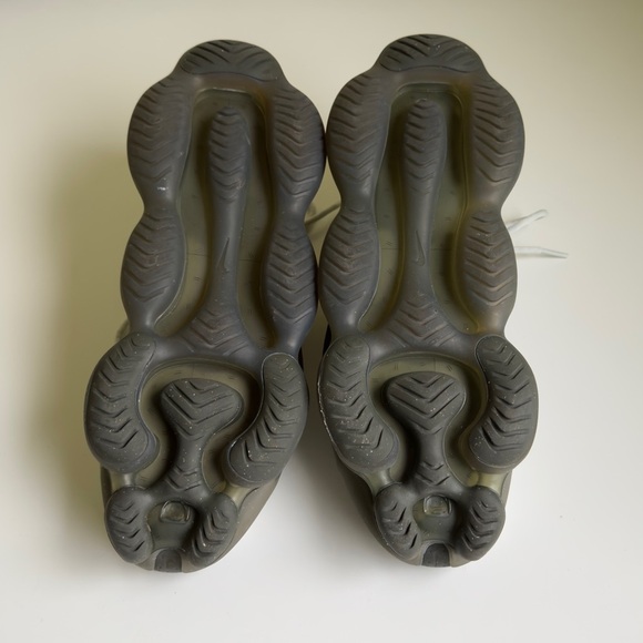 Air Max Scorpion Flyknit 'Light Silver Bronzine' 2023 - Picture 8 of 10